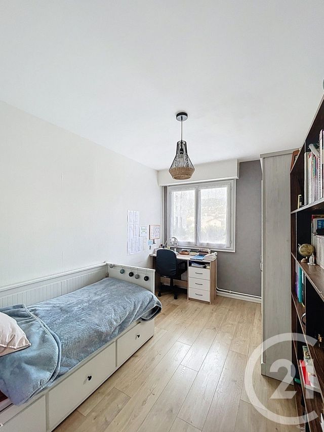 Appartement F5 à vendre - 5 pièces - 95.35 m2 - CLERMONT FERRAND - 63 - AUVERGNE - Century 21 Stéphane Roume Immobilier