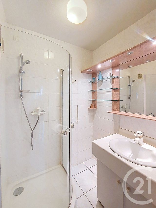 Appartement F1 à vendre - 1 pièce - 32.76 m2 - ROYAT - 63 - AUVERGNE - Century 21 Stéphane Roume Immobilier