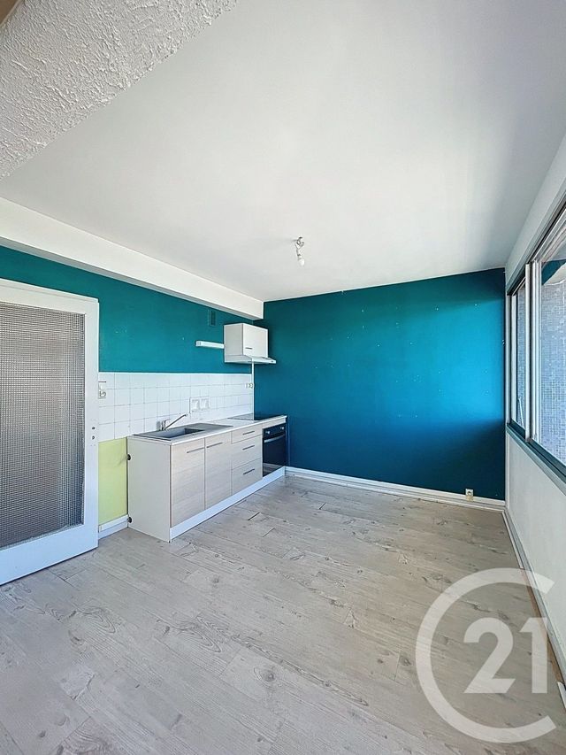 Appartement F2 à vendre - 2 pièces - 42.9 m2 - CLERMONT FERRAND - 63 - AUVERGNE - Century 21 Stéphane Roume Immobilier
