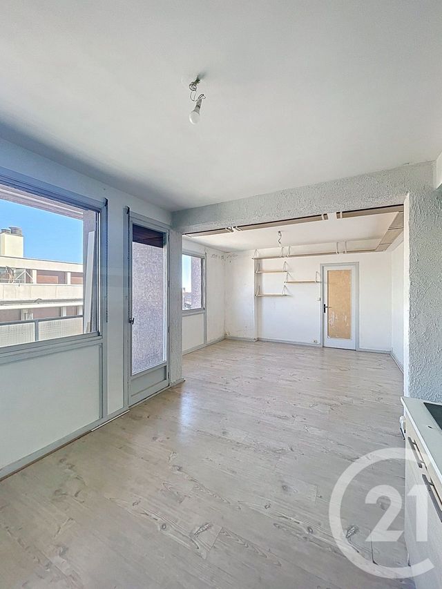 Appartement F2 à vendre - 2 pièces - 42.9 m2 - CLERMONT FERRAND - 63 - AUVERGNE - Century 21 Stéphane Roume Immobilier