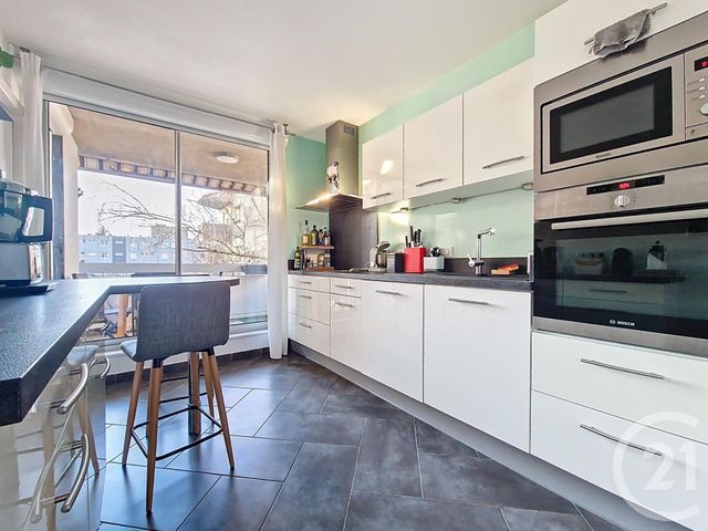 Appartement T4 à vendre - 4 pièces - 83.0 m2 - BEAUMONT - 63 - AUVERGNE - Century 21 Stéphane Roume Immobilier