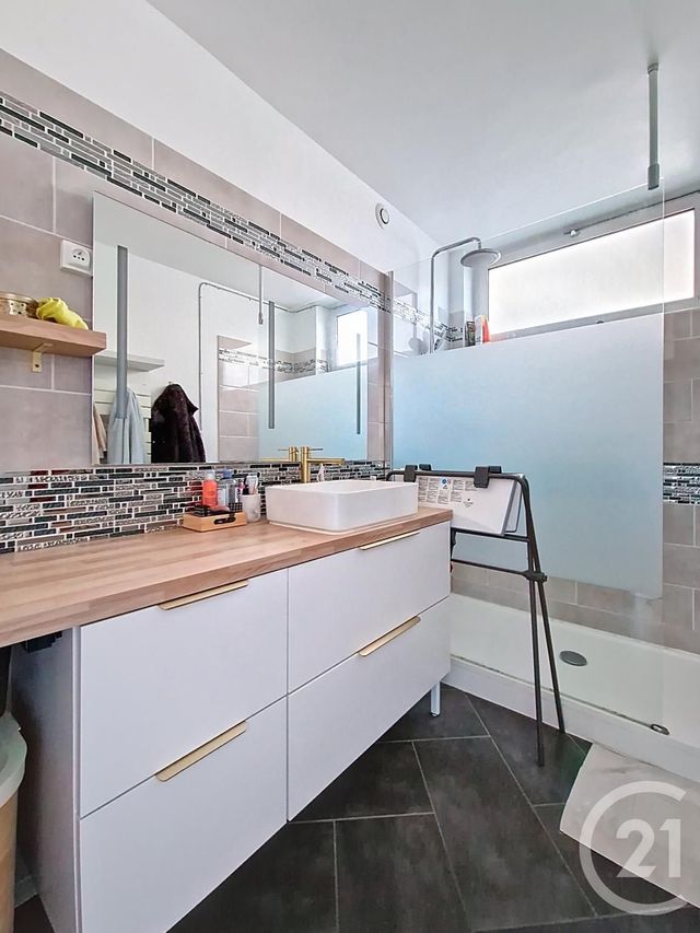 Appartement T4 à vendre - 4 pièces - 83.0 m2 - BEAUMONT - 63 - AUVERGNE - Century 21 Stéphane Roume Immobilier