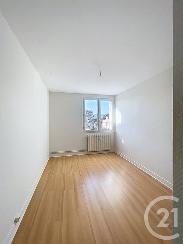 Appartement F3 à vendre - 3 pièces - 56.14 m2 - CLERMONT FERRAND - 63 - AUVERGNE - Century 21 Stéphane Roume Immobilier