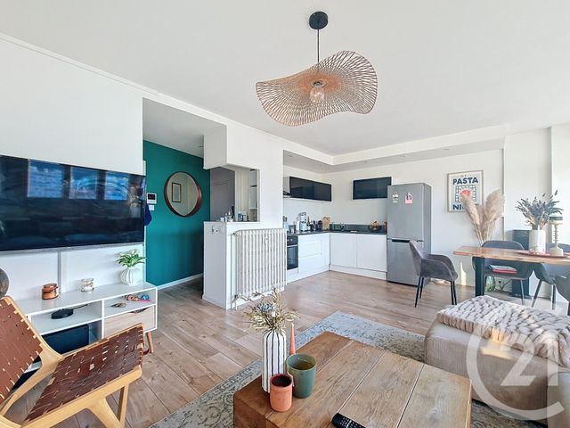 Appartement T3 à vendre - 3 pièces - 65.08 m2 - CHAMALIERES - 63 - AUVERGNE - Century 21 Stéphane Roume Immobilier