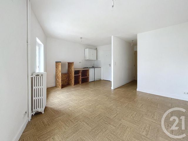 Appartement Studio à louer - 1 pièce - 24.46 m2 - CLERMONT FERRAND - 63 - AUVERGNE - Century 21 Stéphane Roume Immobilier
