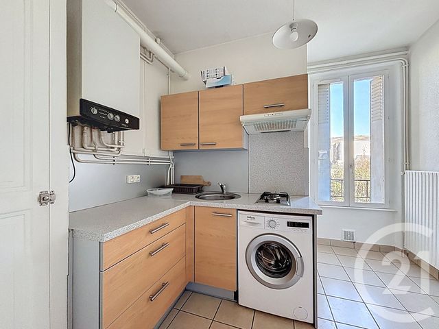 Appartement F2 à vendre - 2 pièces - 44.44 m2 - CLERMONT FERRAND - 63 - AUVERGNE - Century 21 Stéphane Roume Immobilier