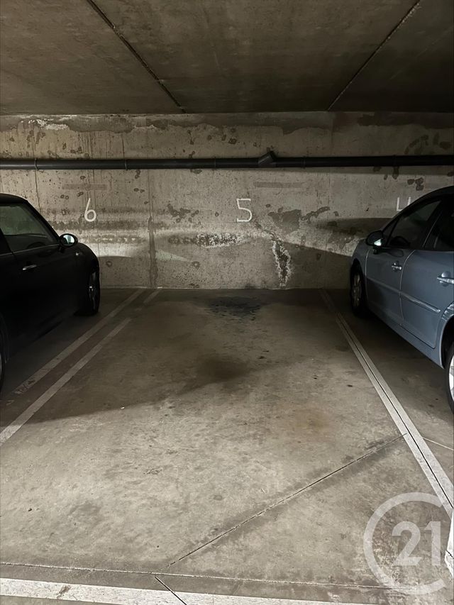 parking - CLERMONT FERRAND - 63