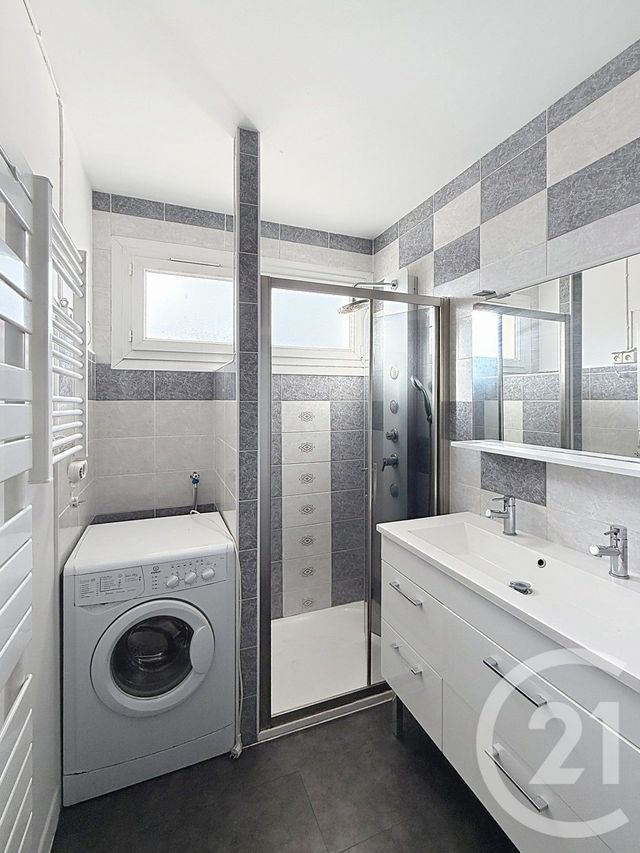 Appartement F3 à vendre - 3 pièces - 55.14 m2 - CLERMONT FERRAND - 63 - AUVERGNE - Century 21 Stéphane Roume Immobilier