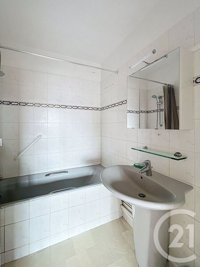 Appartement F4 à vendre - 4 pièces - 67.53 m2 - CLERMONT FERRAND - 63 - AUVERGNE - Century 21 Stéphane Roume Immobilier