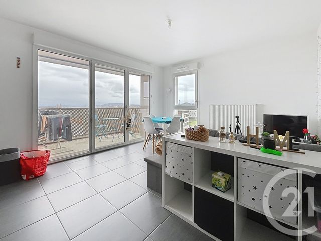 Appartement F2 à louer - 2 pièces - 43.69 m2 - CLERMONT FERRAND - 63 - AUVERGNE - Century 21 Stéphane Roume Immobilier
