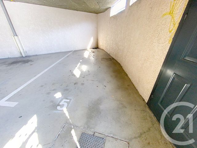 parking à louer - 10.0 m2 - CLERMONT FERRAND - 63 - AUVERGNE - Century 21 Stéphane Roume Immobilier