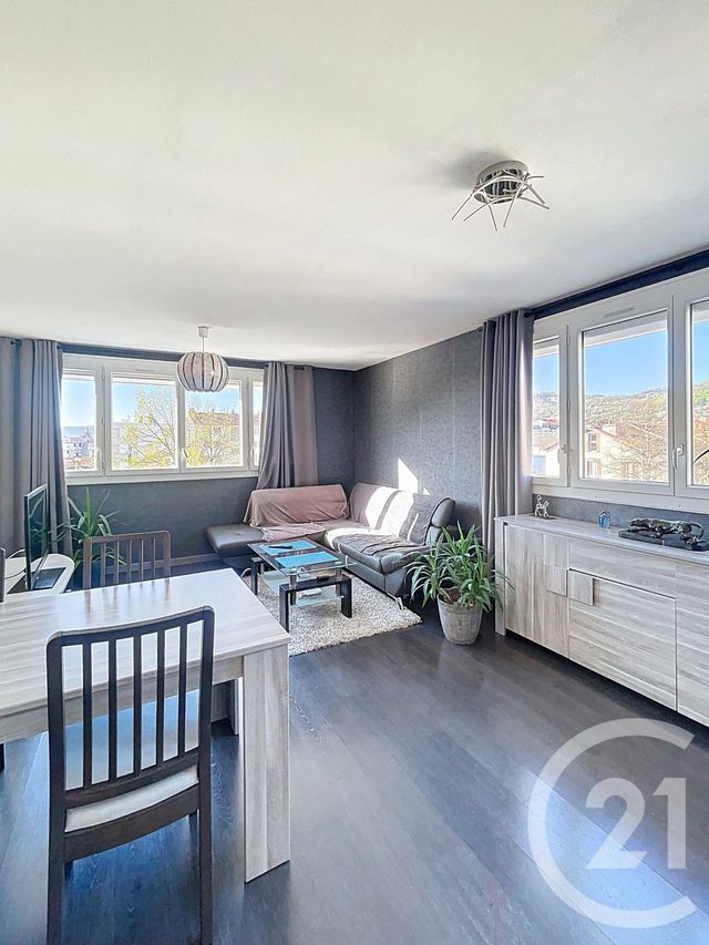 Appartement F3 à vendre - 3 pièces - 67.9 m2 - CLERMONT FERRAND - 63 - AUVERGNE - Century 21 Stéphane Roume Immobilier