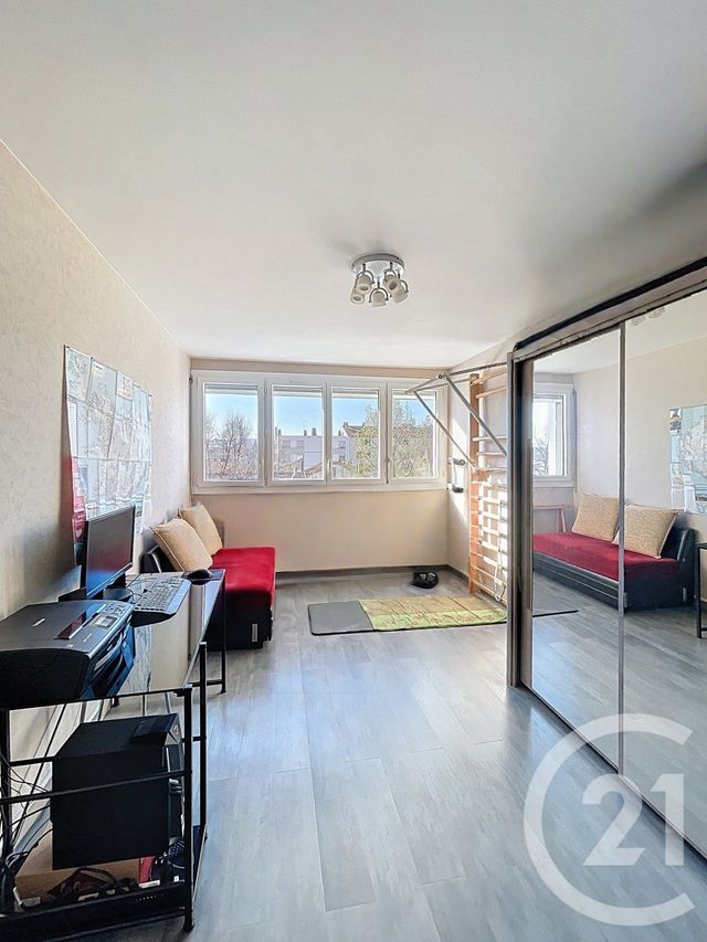 Appartement F3 à vendre - 3 pièces - 67.9 m2 - CLERMONT FERRAND - 63 - AUVERGNE - Century 21 Stéphane Roume Immobilier