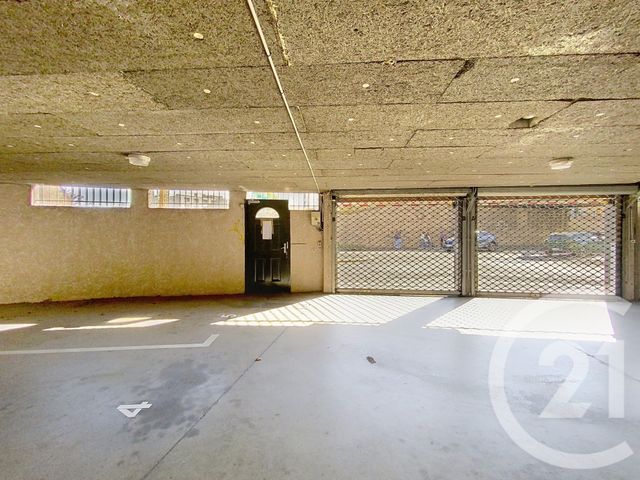 parking à louer - 10.0 m2 - CLERMONT FERRAND - 63 - AUVERGNE - Century 21 Stéphane Roume Immobilier