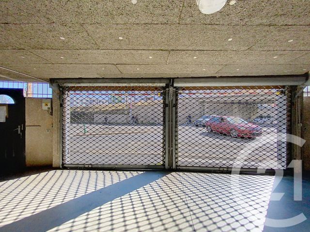 parking à louer - 10.0 m2 - CLERMONT FERRAND - 63 - AUVERGNE - Century 21 Stéphane Roume Immobilier