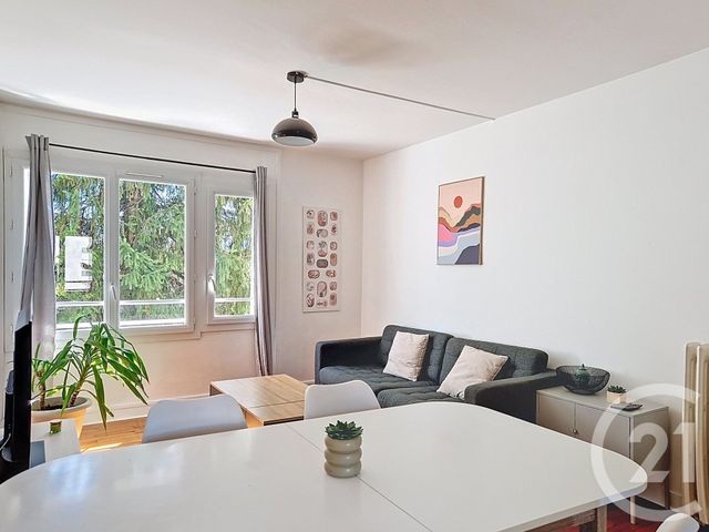 Appartement T3 à vendre - 3 pièces - 49.34 m2 - CLERMONT FERRAND - 63 - AUVERGNE - Century 21 Stéphane Roume Immobilier