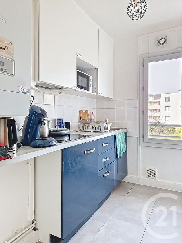 Appartement T3 à vendre - 3 pièces - 49.34 m2 - CLERMONT FERRAND - 63 - AUVERGNE - Century 21 Stéphane Roume Immobilier