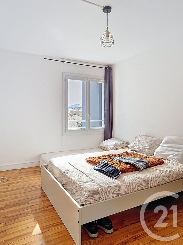 Appartement T3 à vendre - 3 pièces - 49.34 m2 - CLERMONT FERRAND - 63 - AUVERGNE - Century 21 Stéphane Roume Immobilier