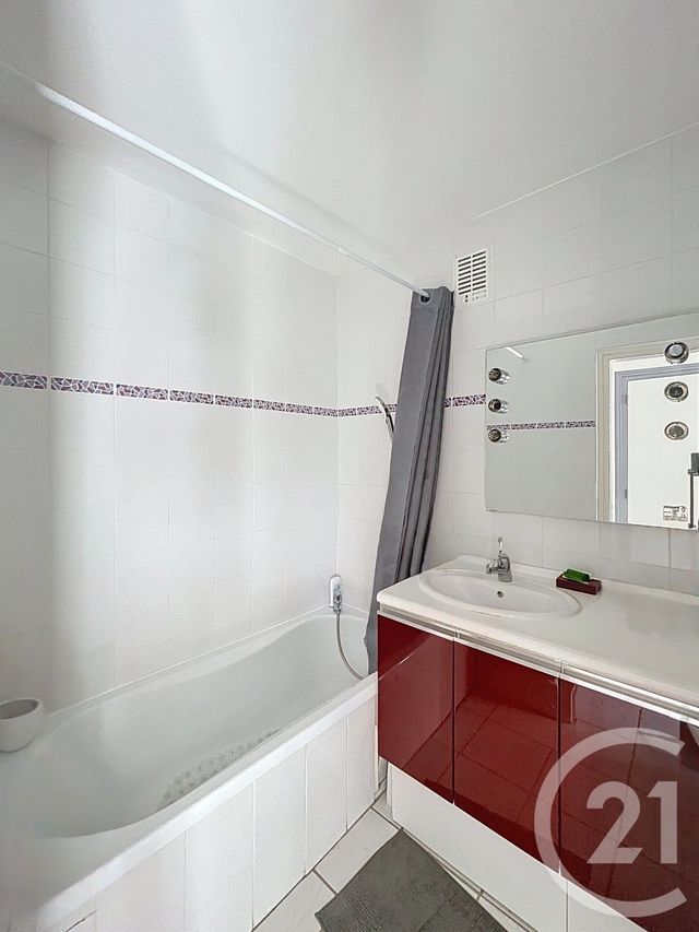 Appartement F4 à vendre - 4 pièces - 78.45 m2 - CHAMALIERES - 63 - AUVERGNE - Century 21 Stéphane Roume Immobilier