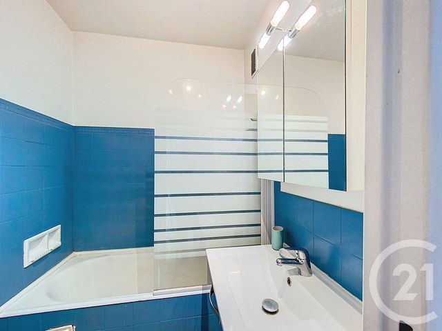 Appartement F3 à louer - 3 pièces - 56.92 m2 - CHAMALIERES - 63 - AUVERGNE - Century 21 Stéphane Roume Immobilier