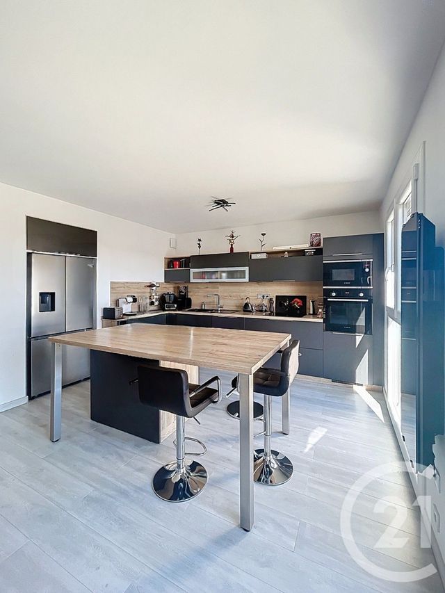 Appartement F5 à vendre - 5 pièces - 93.21 m2 - CLERMONT FERRAND - 63 - AUVERGNE - Century 21 Stéphane Roume Immobilier