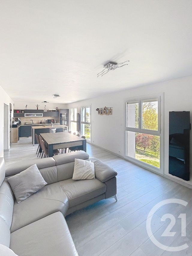 Appartement F5 à vendre - 5 pièces - 93.21 m2 - CLERMONT FERRAND - 63 - AUVERGNE - Century 21 Stéphane Roume Immobilier