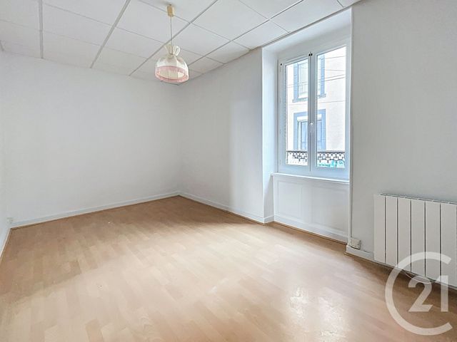 Appartement F3 à louer - 3 pièces - 62.98 m2 - LA ROCHE BLANCHE - 63 - AUVERGNE - Century 21 Stéphane Roume Immobilier