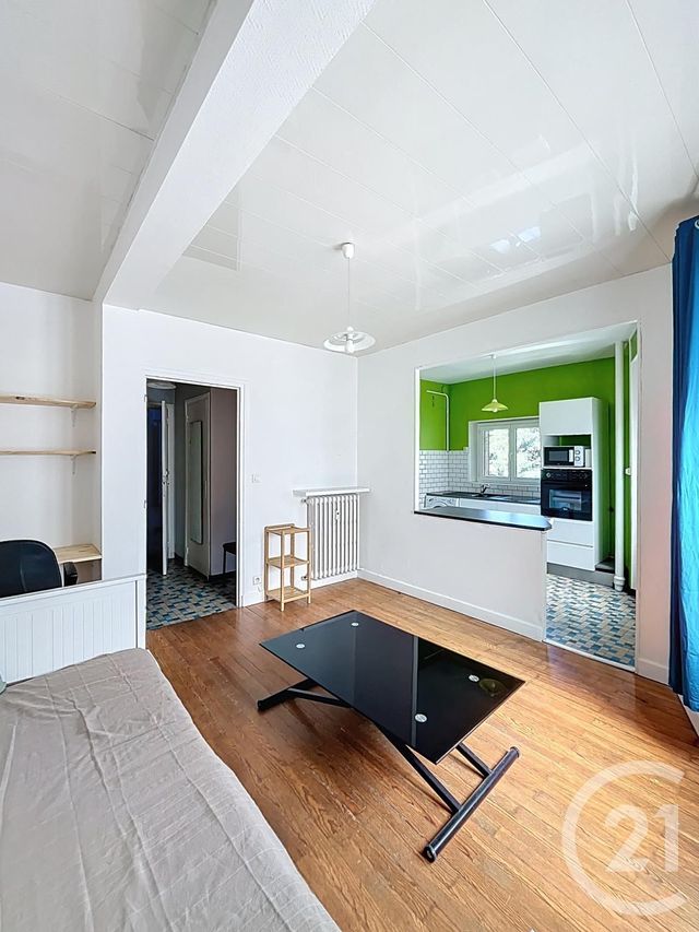 Appartement F1 à louer - 1 pièce - 31.28 m2 - CLERMONT FERRAND - 63 - AUVERGNE - Century 21 Stéphane Roume Immobilier