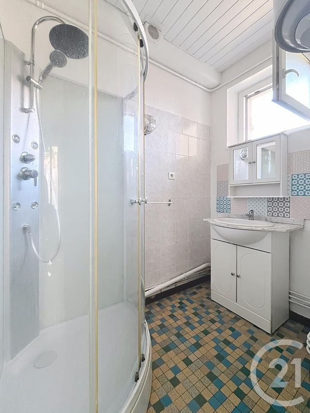 Appartement F1 à louer - 1 pièce - 31.28 m2 - CLERMONT FERRAND - 63 - AUVERGNE - Century 21 Stéphane Roume Immobilier