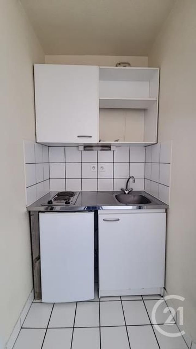 Appartement F1 à louer - 1 pièce - 20.45 m2 - CLERMONT FERRAND - 63 - AUVERGNE - Century 21 Stéphane Roume Immobilier
