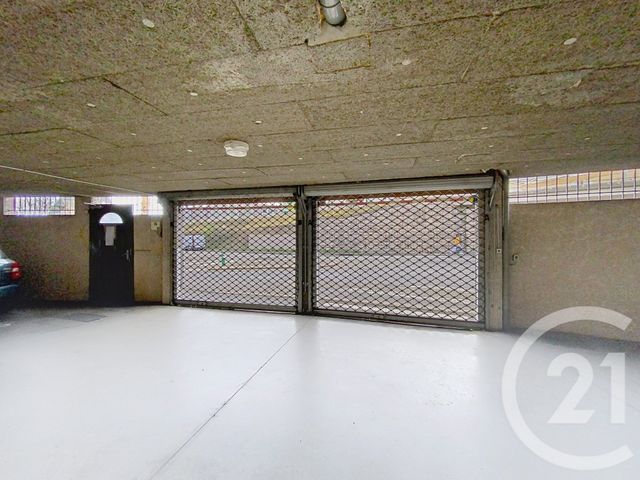 parking à louer - 10.0 m2 - CLERMONT FERRAND - 63 - AUVERGNE - Century 21 Stéphane Roume Immobilier