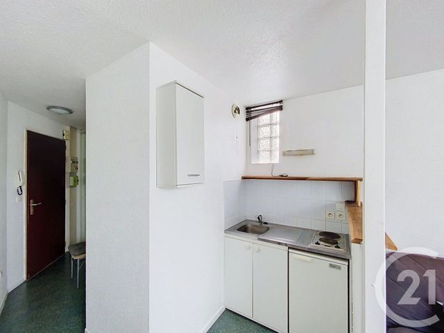Appartement F1 à louer - 1 pièce - 19.0 m2 - CLERMONT FERRAND - 63 - AUVERGNE - Century 21 Stéphane Roume Immobilier