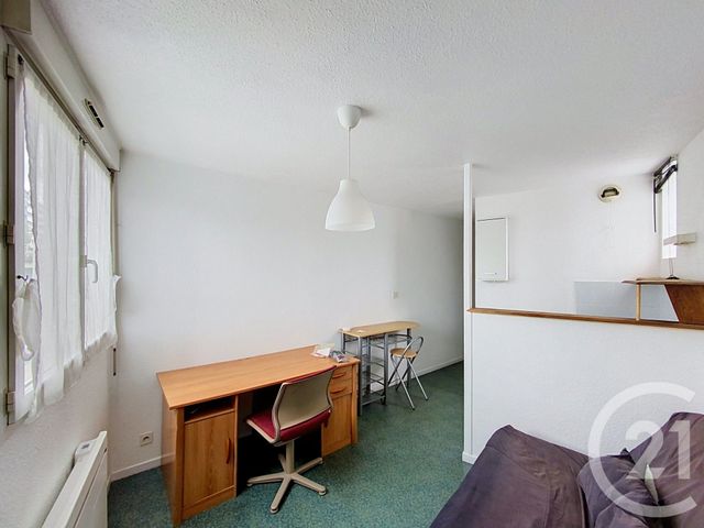 Appartement F1 à louer - 1 pièce - 19.0 m2 - CLERMONT FERRAND - 63 - AUVERGNE - Century 21 Stéphane Roume Immobilier