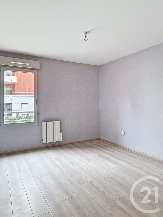 Appartement T2 à vendre - 2 pièces - 50.41 m2 - CLERMONT FERRAND - 63 - AUVERGNE - Century 21 Stéphane Roume Immobilier