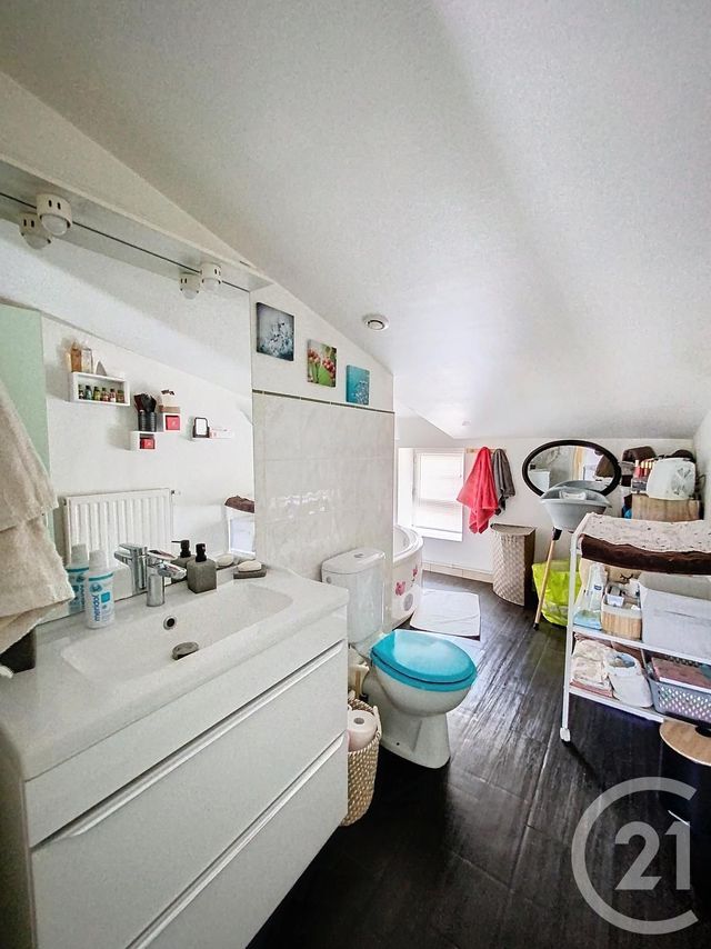 Appartement F4 à louer - 4 pièces - 63.7 m2 - LA ROCHE BLANCHE - 63 - AUVERGNE - Century 21 Stéphane Roume Immobilier