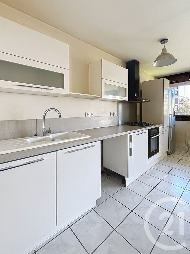 Appartement F2 à louer - 2 pièces - 57.83 m2 - CLERMONT FERRAND - 63 - AUVERGNE - Century 21 Stéphane Roume Immobilier