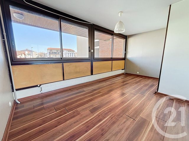 Appartement F2 à louer - 2 pièces - 57.83 m2 - CLERMONT FERRAND - 63 - AUVERGNE - Century 21 Stéphane Roume Immobilier
