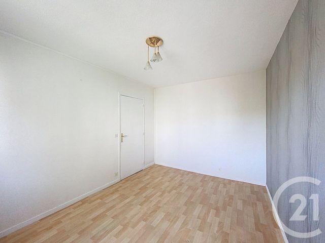 Appartement F2 à louer - 2 pièces - 45.7 m2 - CLERMONT FERRAND - 63 - AUVERGNE - Century 21 Stéphane Roume Immobilier