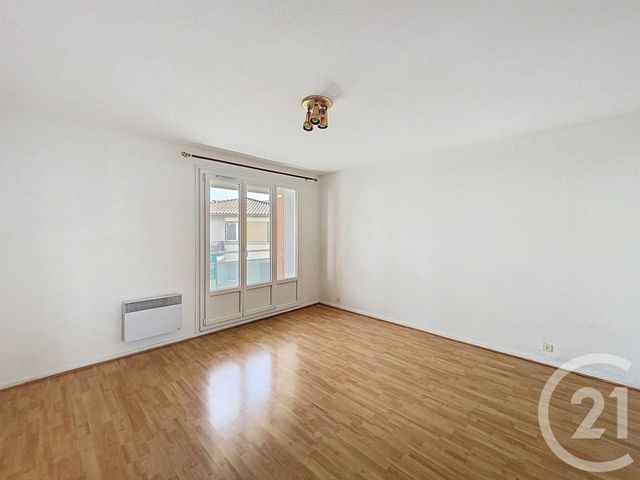 Appartement F2 à louer - 2 pièces - 45.7 m2 - CLERMONT FERRAND - 63 - AUVERGNE - Century 21 Stéphane Roume Immobilier