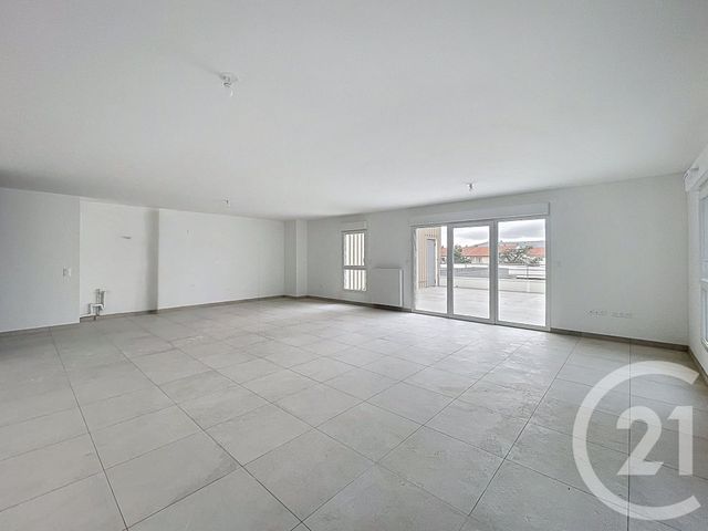 Appartement F5 à vendre - 5 pièces - 137.59 m2 - CLERMONT FERRAND - 63 - AUVERGNE - Century 21 Stéphane Roume Immobilier