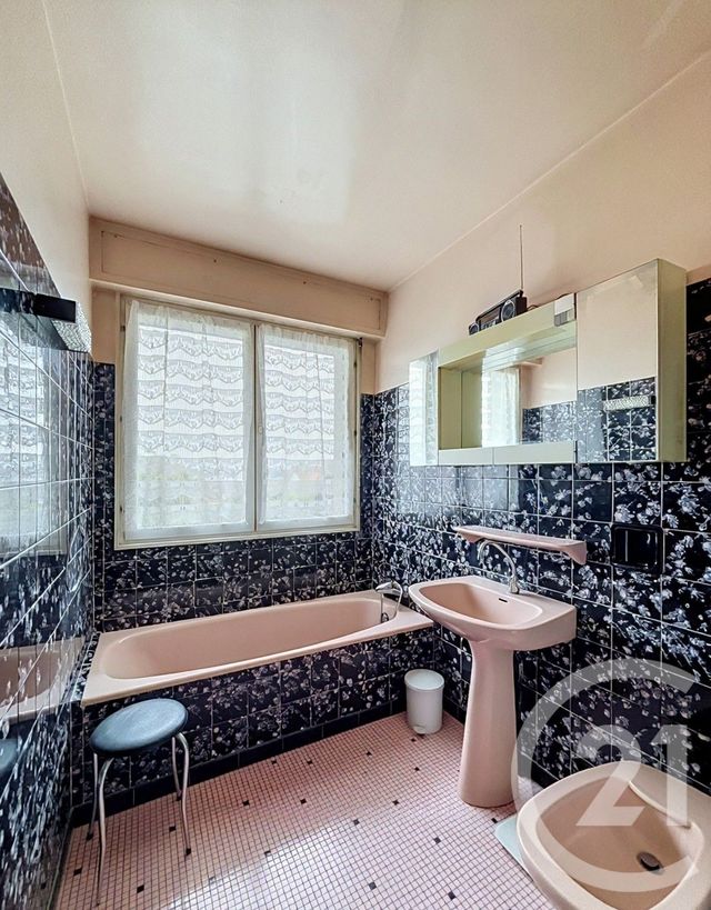 maison à vendre - 6 pièces - 236.07 m2 - CHAMALIERES - 63 - AUVERGNE - Century 21 Stéphane Roume Immobilier