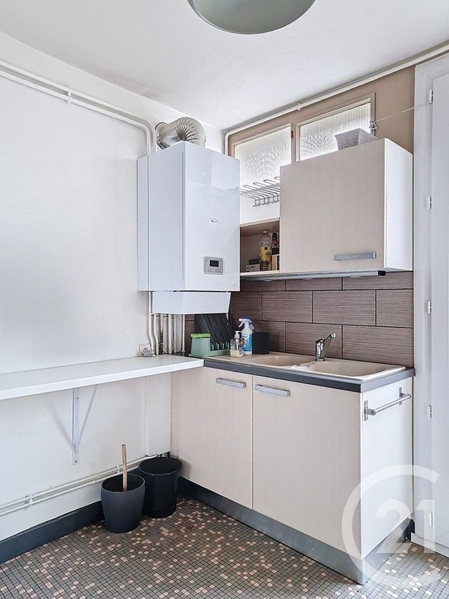 Appartement T4 à vendre - 4 pièces - 82.27 m2 - CHAMALIERES - 63 - AUVERGNE - Century 21 Stéphane Roume Immobilier