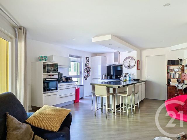 Appartement T4 à vendre - 4 pièces - 80.19 m2 - CLERMONT FERRAND - 63 - AUVERGNE - Century 21 Stéphane Roume Immobilier