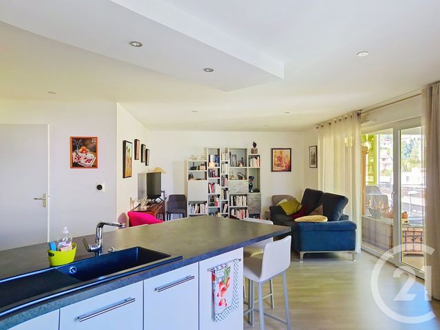 Appartement T4 à vendre - 4 pièces - 80.19 m2 - CLERMONT FERRAND - 63 - AUVERGNE - Century 21 Stéphane Roume Immobilier