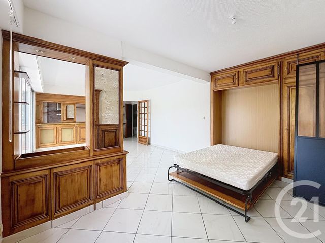 Appartement F2 à louer - 2 pièces - 47.39 m2 - CHAMALIERES - 63 - AUVERGNE - Century 21 Stéphane Roume Immobilier