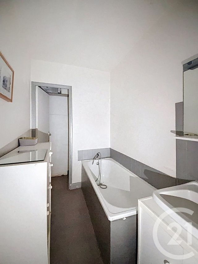 Appartement F2 à vendre - 2 pièces - 33.24 m2 - CLERMONT FERRAND - 63 - AUVERGNE - Century 21 Stéphane Roume Immobilier