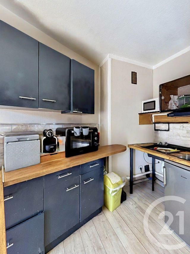 Appartement F2 à vendre - 2 pièces - 46.39 m2 - ROYAT - 63 - AUVERGNE - Century 21 Stéphane Roume Immobilier