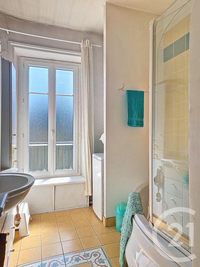 Appartement T3 à vendre - 3 pièces - 70.22 m2 - ROYAT - 63 - AUVERGNE - Century 21 Stéphane Roume Immobilier