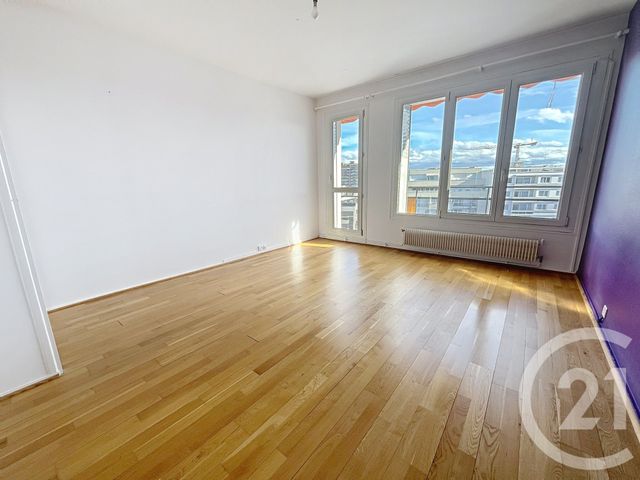 Appartement F4 à louer - 4 pièces - 85.41 m2 - CLERMONT FERRAND - 63 - AUVERGNE - Century 21 Stéphane Roume Immobilier