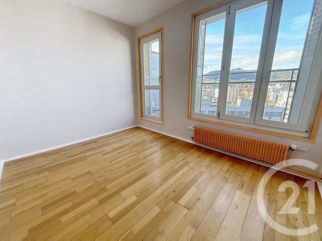 Appartement F4 à louer - 4 pièces - 85.41 m2 - CLERMONT FERRAND - 63 - AUVERGNE - Century 21 Stéphane Roume Immobilier